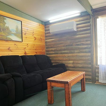 Lakes Entrance Log Cabins Bagian luar foto