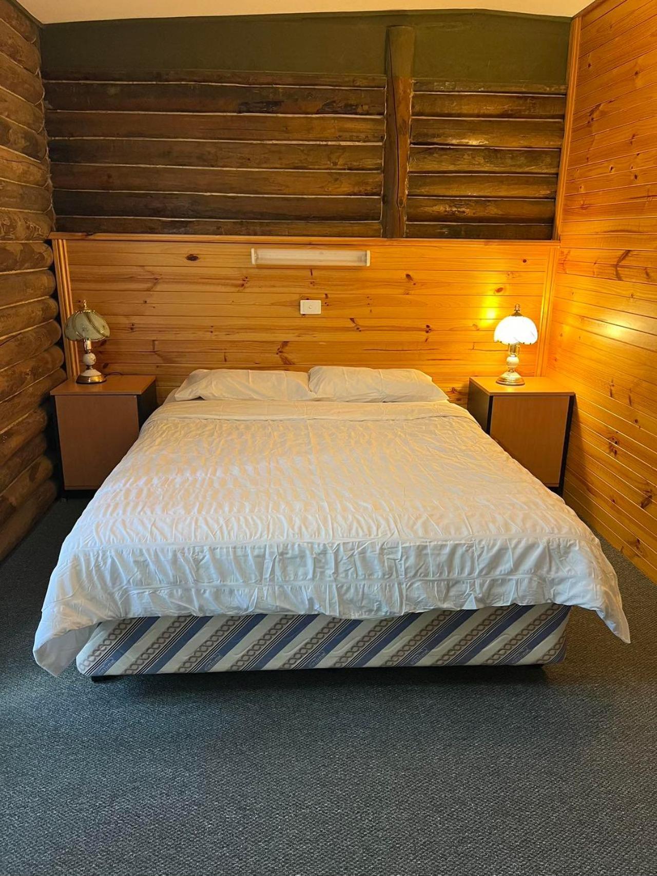 Lakes Entrance Log Cabins Bagian luar foto