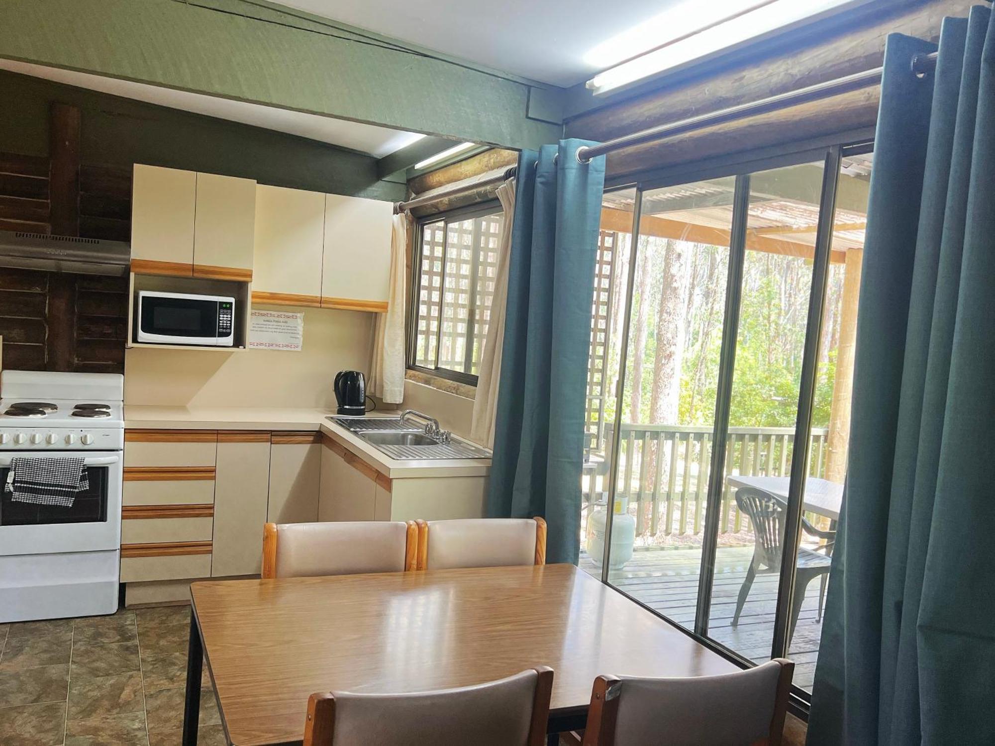 Lakes Entrance Log Cabins Bagian luar foto